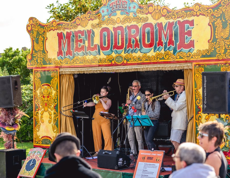 melodrome vintage music stage