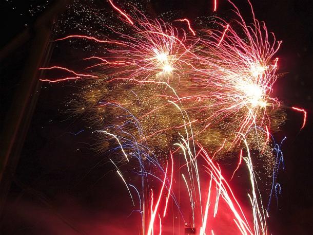 B Le S Fireworks