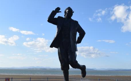 Eric Morecambe 4 