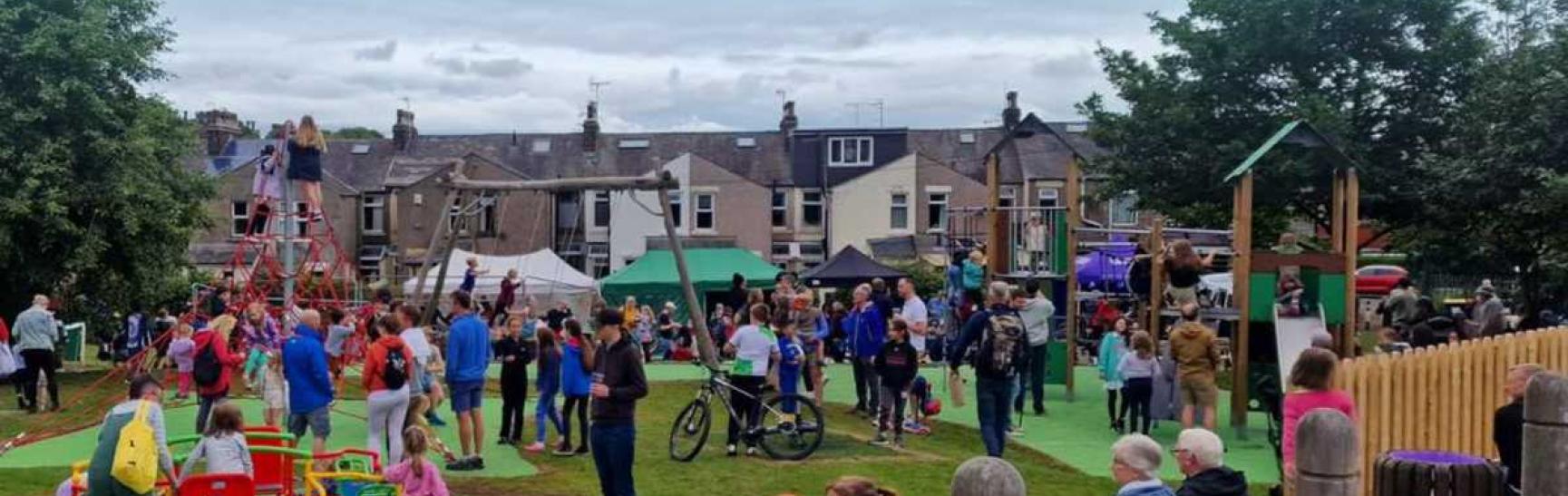 Fairfield Festival People 1200