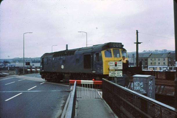 © Peter Whatley (cc-by-sa/2.0) geograph.org.uk/p/810538 Lancaster Green Ayre level crossing 1976, taken Tuesday, 30 March, 1976