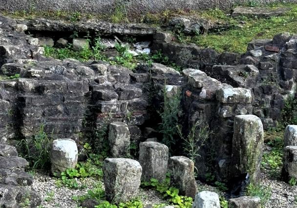 Roman Bath House And Wery Wall 20 