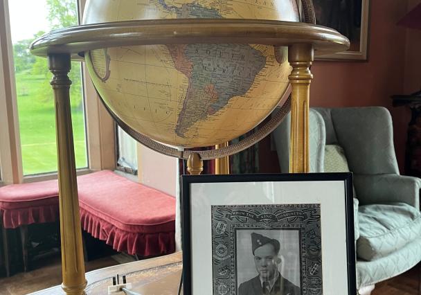 Ed Hinke Picture Of The Global In The Music Room
