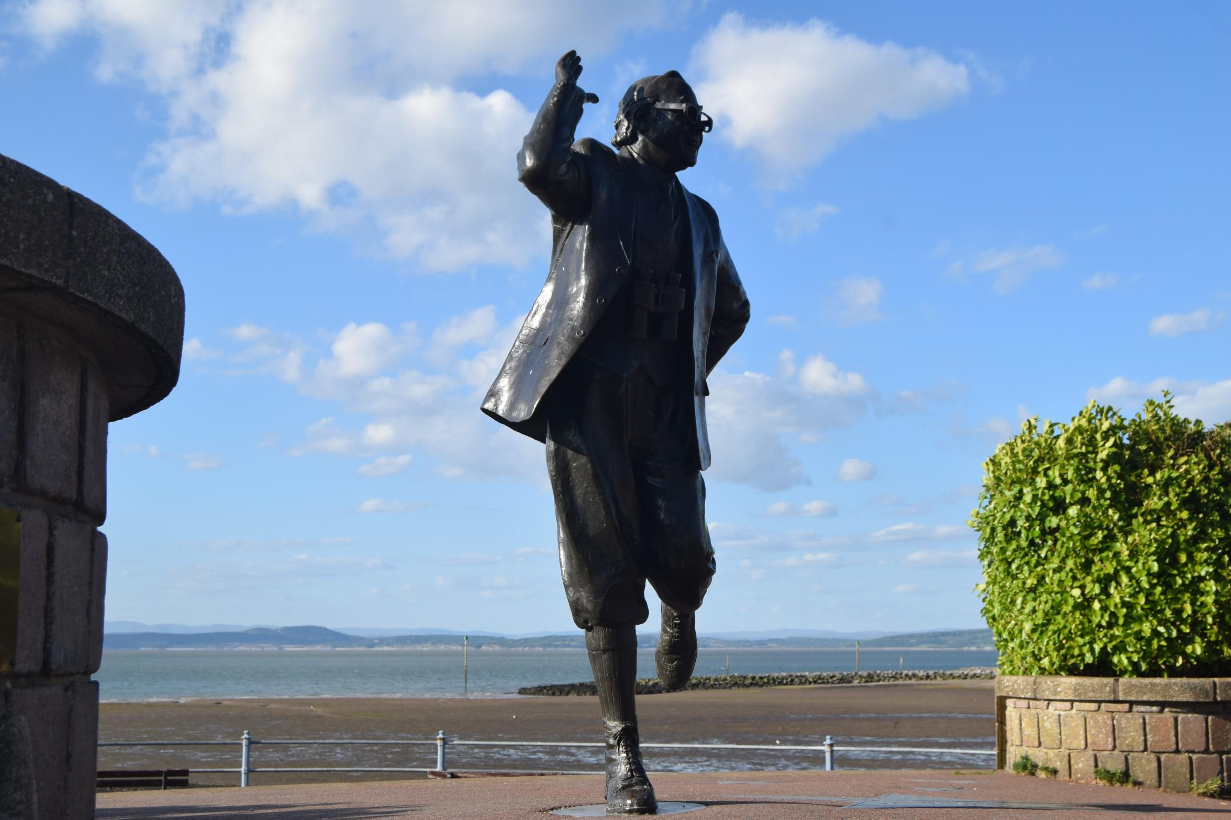Eric Morecambe 7 