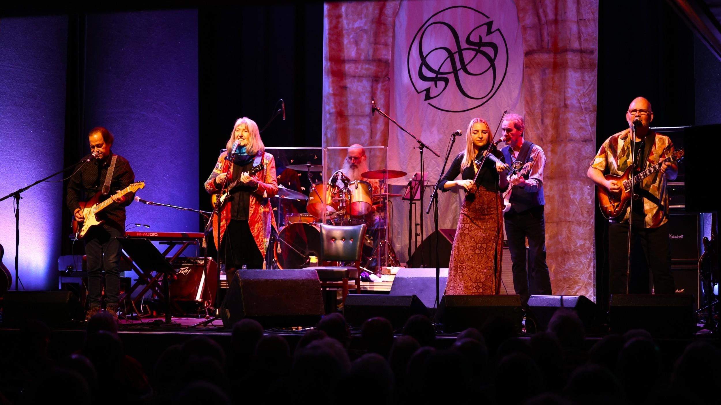 Steeleye Span By Mike Burgess 1 6mb